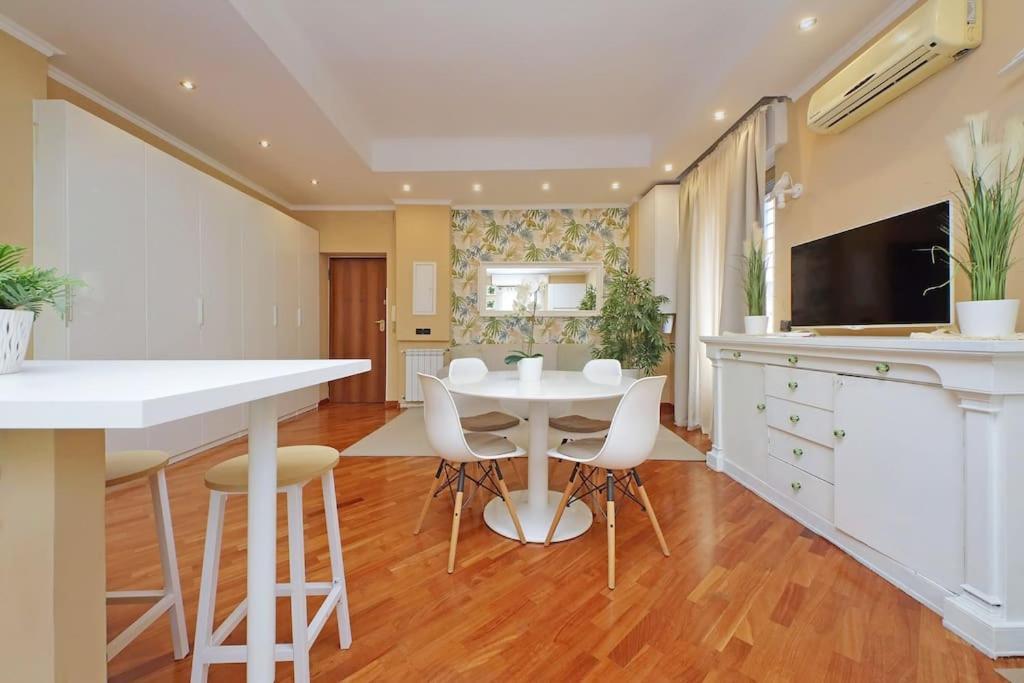 Lucky Domus Tuscolano Apartment *